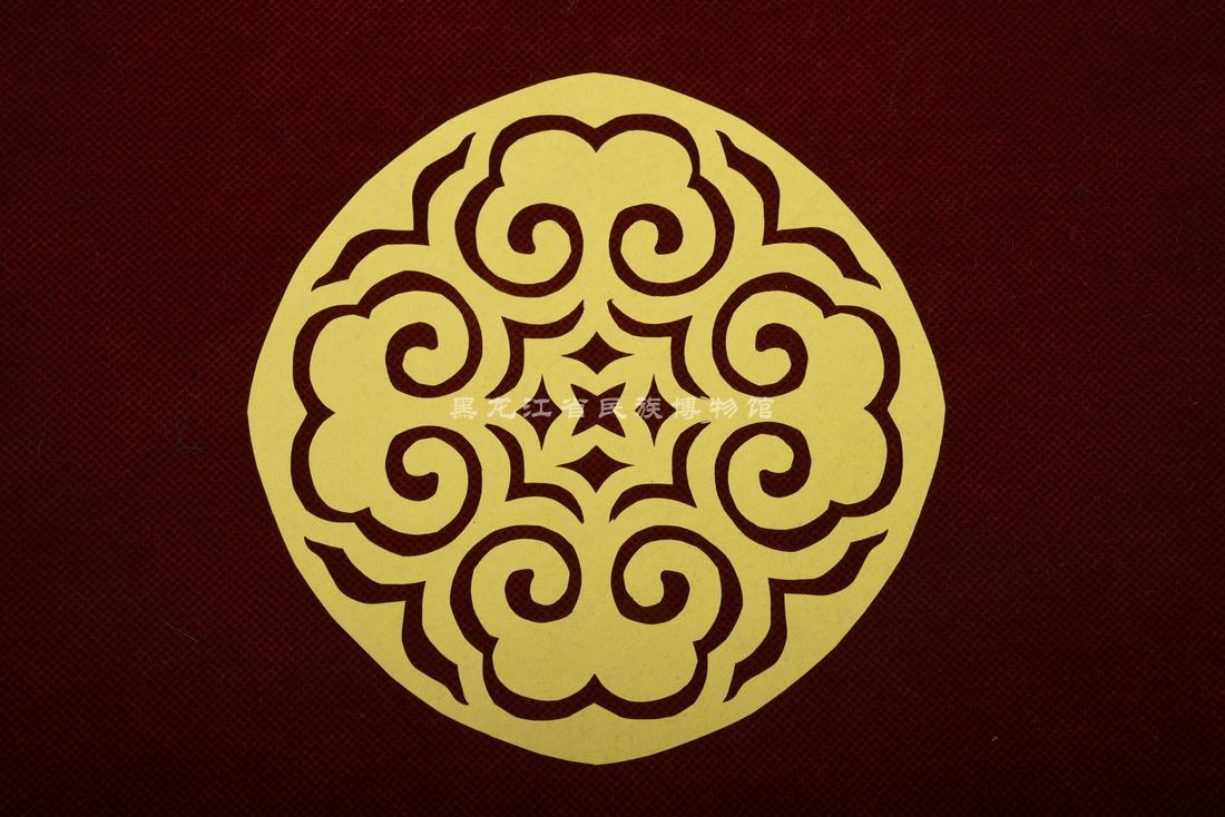 黑龙江省民族博物馆_馆藏珍贵文物_2014年关金芳制星星神纸质剪纸