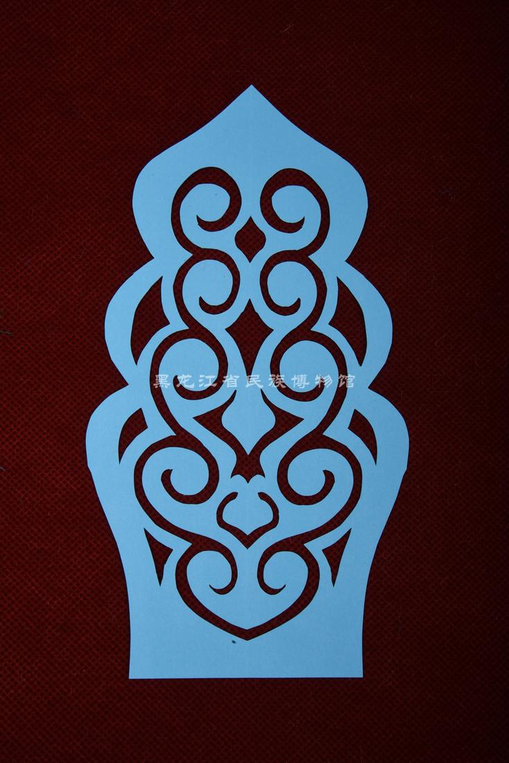 黑龙江省民族博物馆_馆藏珍贵文物_2014年关金芳制烟包纸质剪纸图案