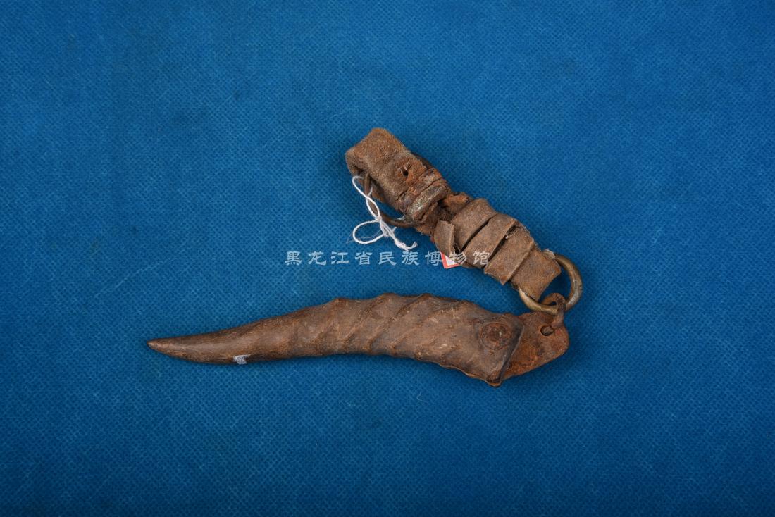 黑龙江省民族博物馆_馆藏珍贵文物_民国折叠羊角刀